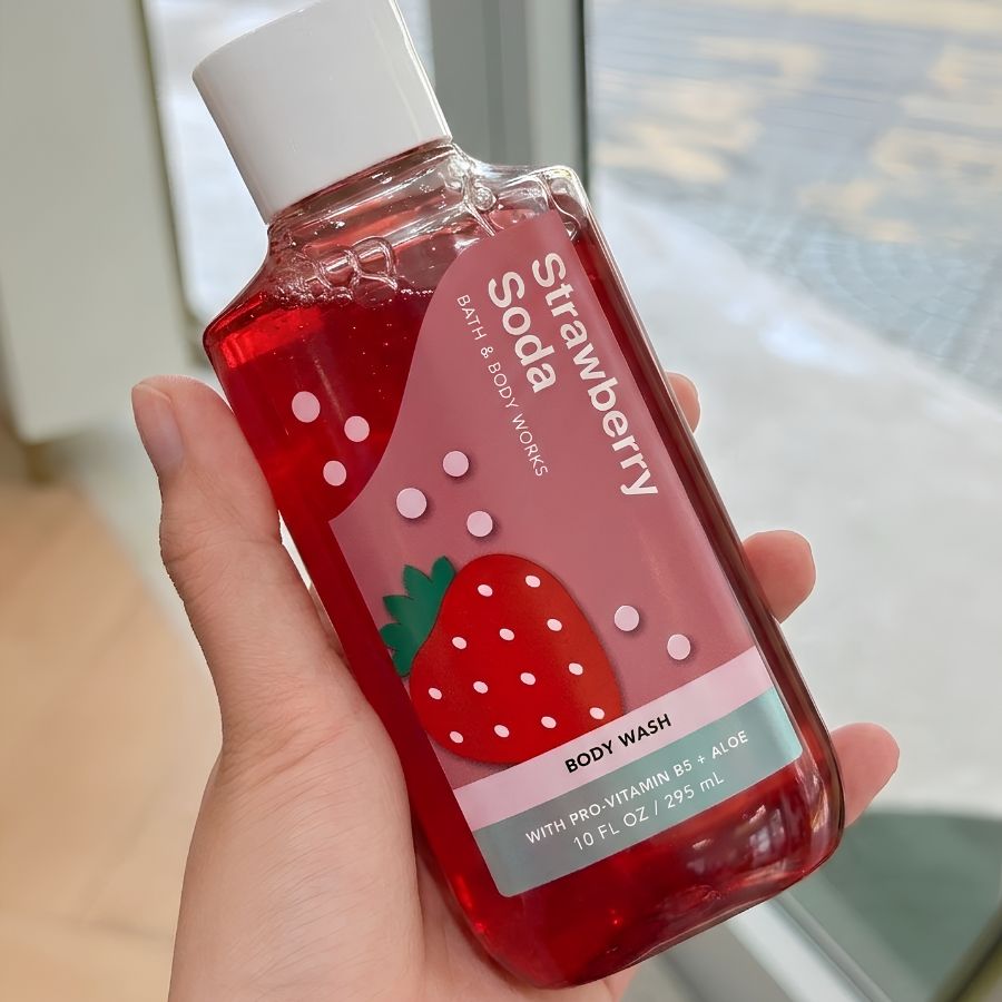 Sữa Tắm Bath & Body Works Strawberry Soda With Pro-Vitamin B5 + Aloe Body Wash 295ml