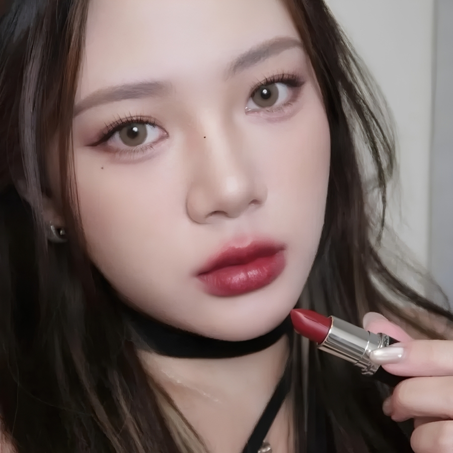 Son MAC Ximal Sleek Satin Lipstick 827 Dubonnet 3.5g - Màu Đỏ Mận Quyến Rũ, Sang Trọng