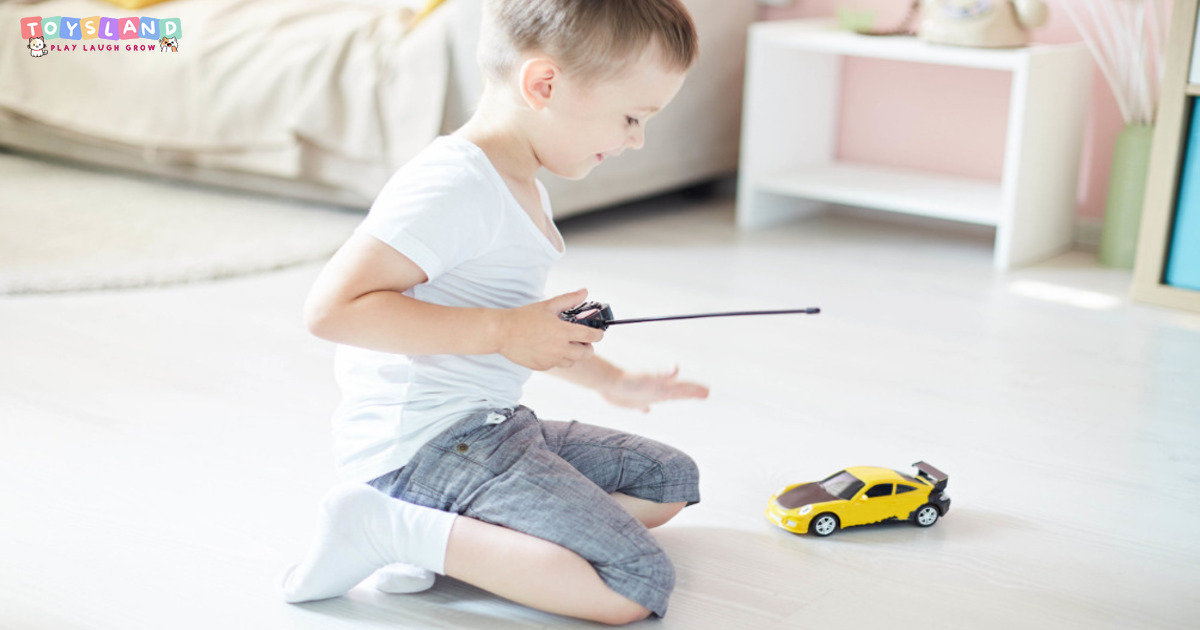 10 mẫu xe ô tô điều khiển trẻ em đẹp, chơi hay, an toàn