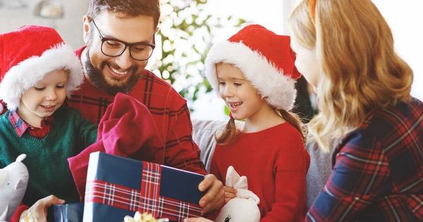 Đổi quà “secret” gia đình trong đêm giáng sinh