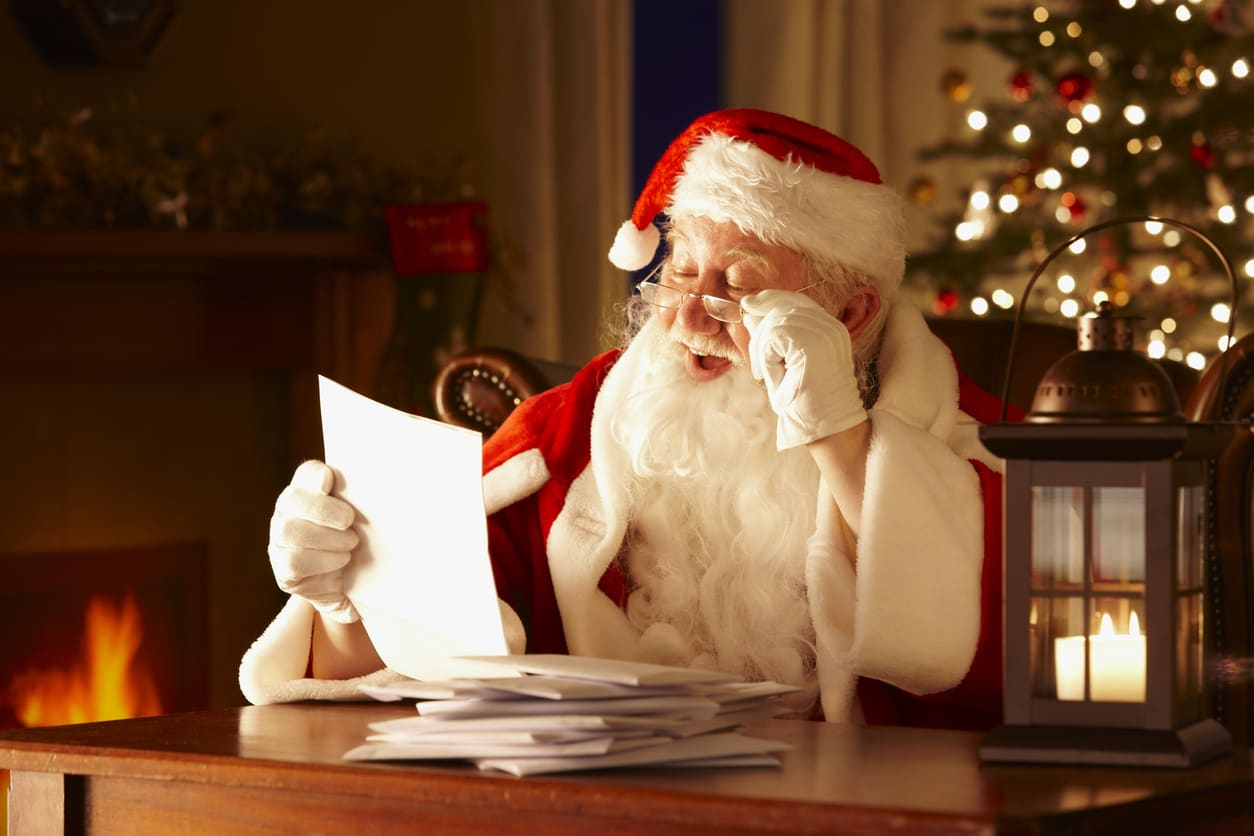 Viết thư cảm ơn Ông Già Noel là một cách để bé luyện tập lòng biết ơn