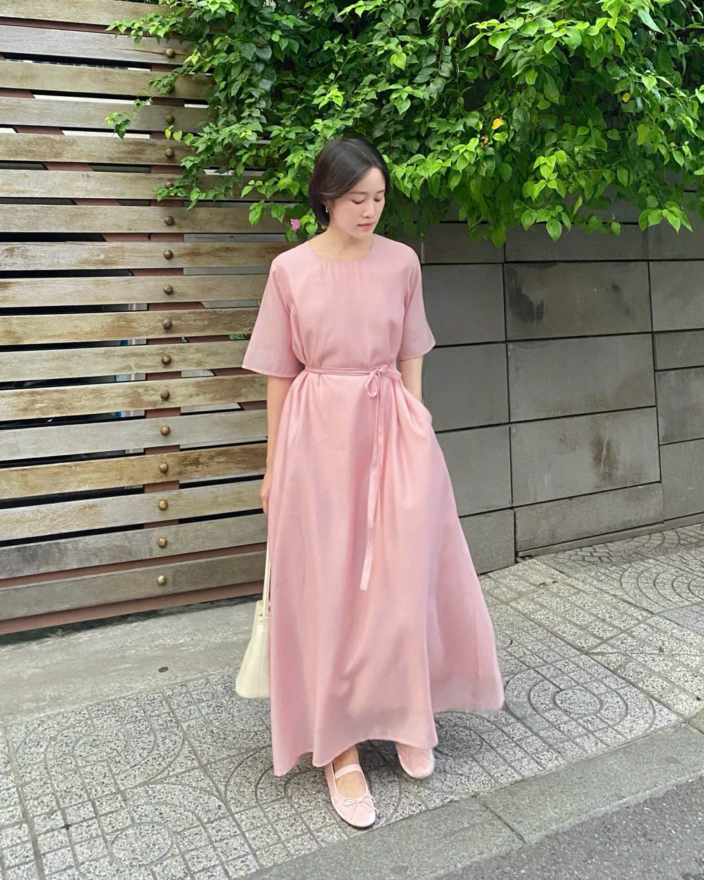 ĐẦM HOA CÓ TAY