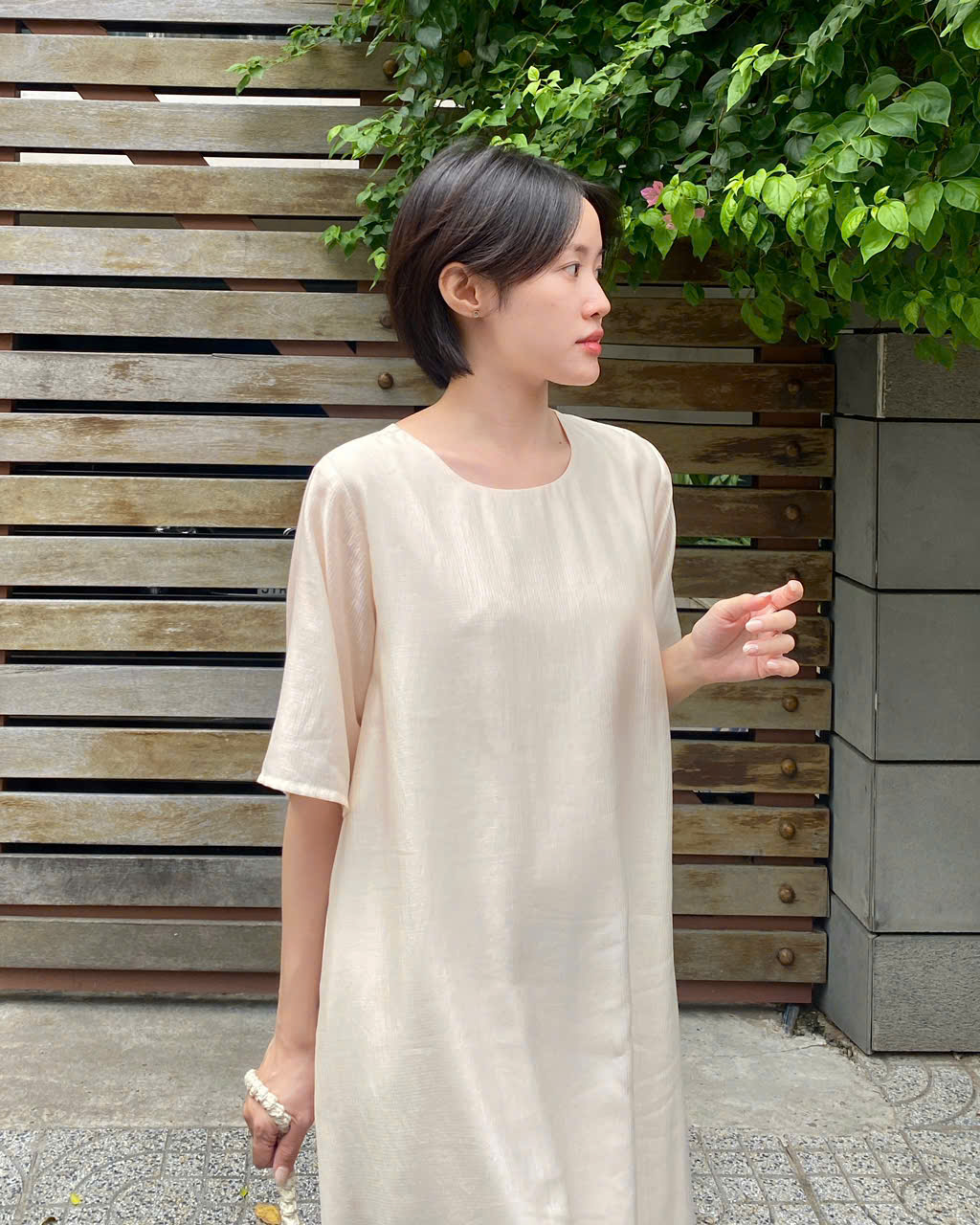 ĐẦM HOA CÓ TAY
