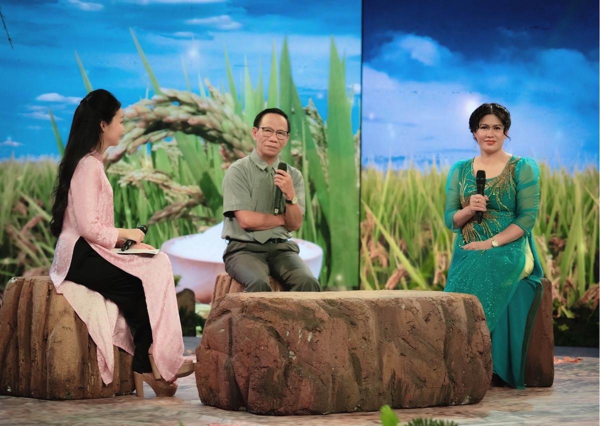 Gặp nữ CEO chuyên 'lội ruộng' với triết lý được làm là hạnh phúc