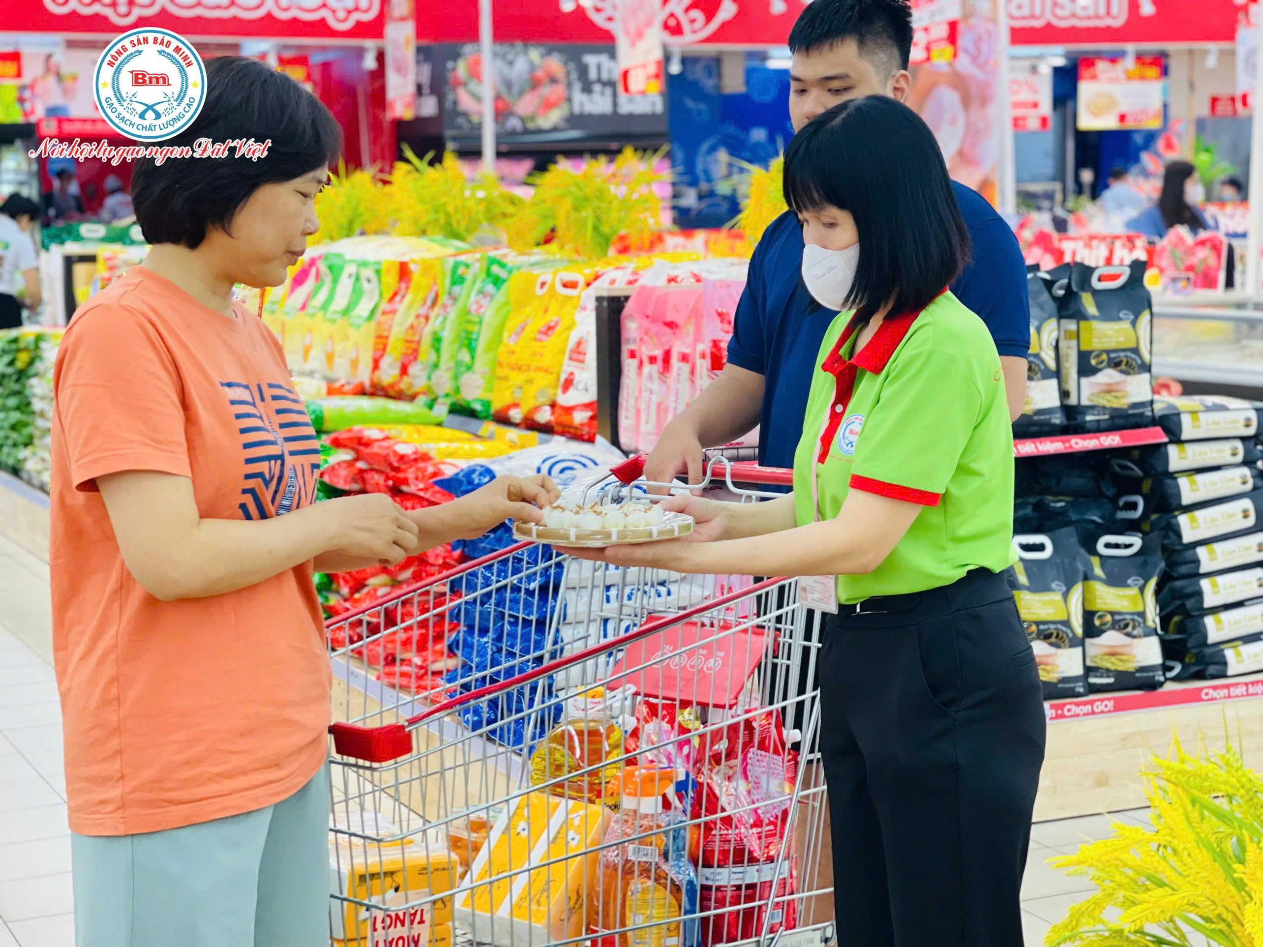 SỨC NÓNG CHƯƠNG TRÌNH “MUA GẠO GIÁ SỐC - NHẬN LỘC BÁNH TRÔI” TẠI GO! VÀ MƯỜNG THANH
