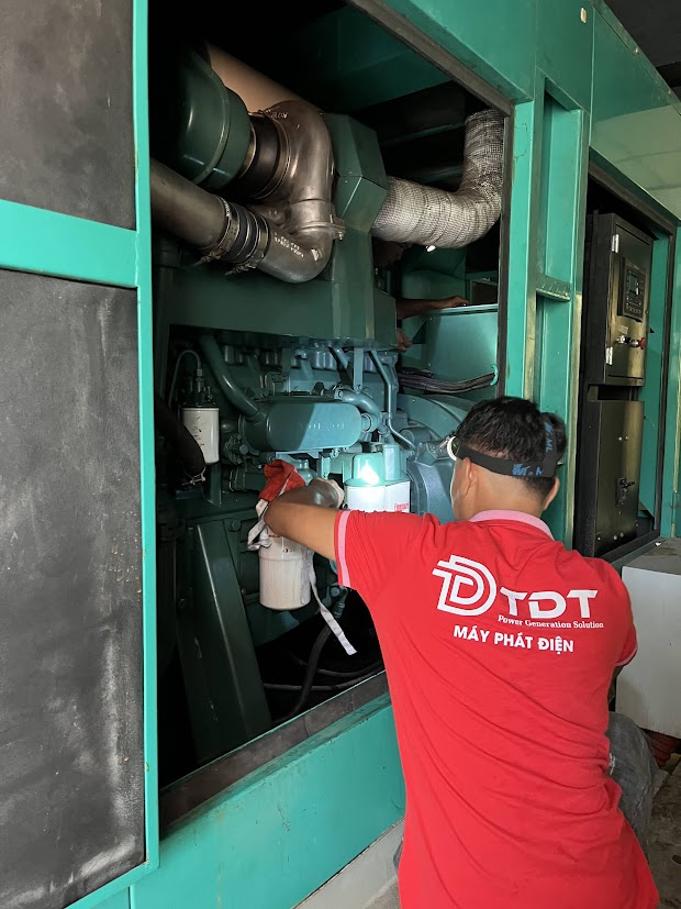 Cách Kiểm Tra và Quy Trình Thay Dầu Nhớt Máy Phát Điện