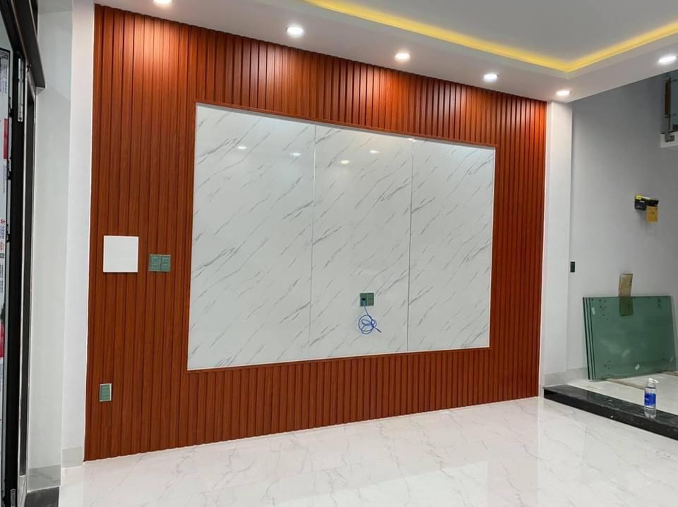 Thi công tấm ốp tường PVC vân đá tại Hiếu Nhơn