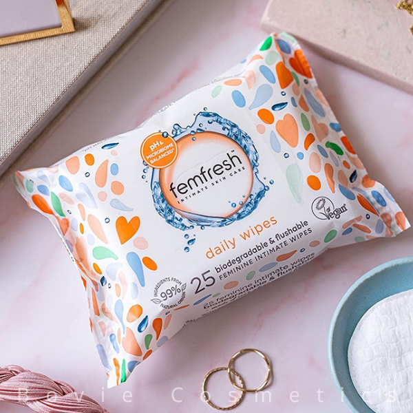 Khăn ướt vệ sinh vùng kín cao cấp cho da nhạy cảm Femfresh  25 tờ