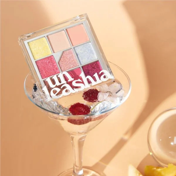 Bảng Phấn Mắt 9 Ô Unleashia Glitterpedia Eye Palette