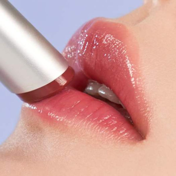 Son thỏi dưỡng có màu Romand Glasting Melting Balm