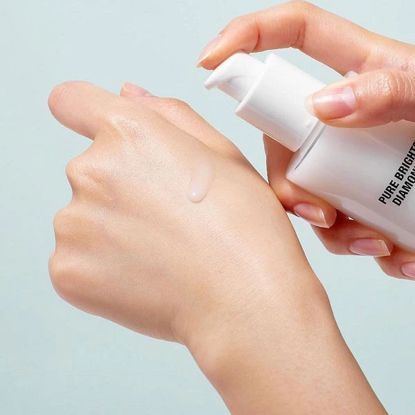 Nước Hoa Hồng PrettySkin Pure Brightening Diamond Toner Làm Dịu Da Cấp Ẩm Dưỡng Trắng 150ml