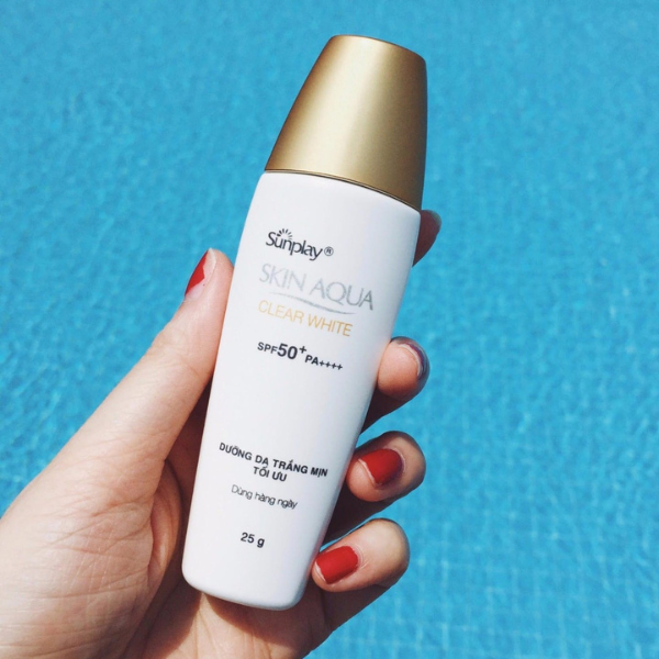 Sữa Chống Nắng Sunplay Skin Aqua Dưỡng Da Sáng Mịn 55g Clear White SPF50+ PA++++