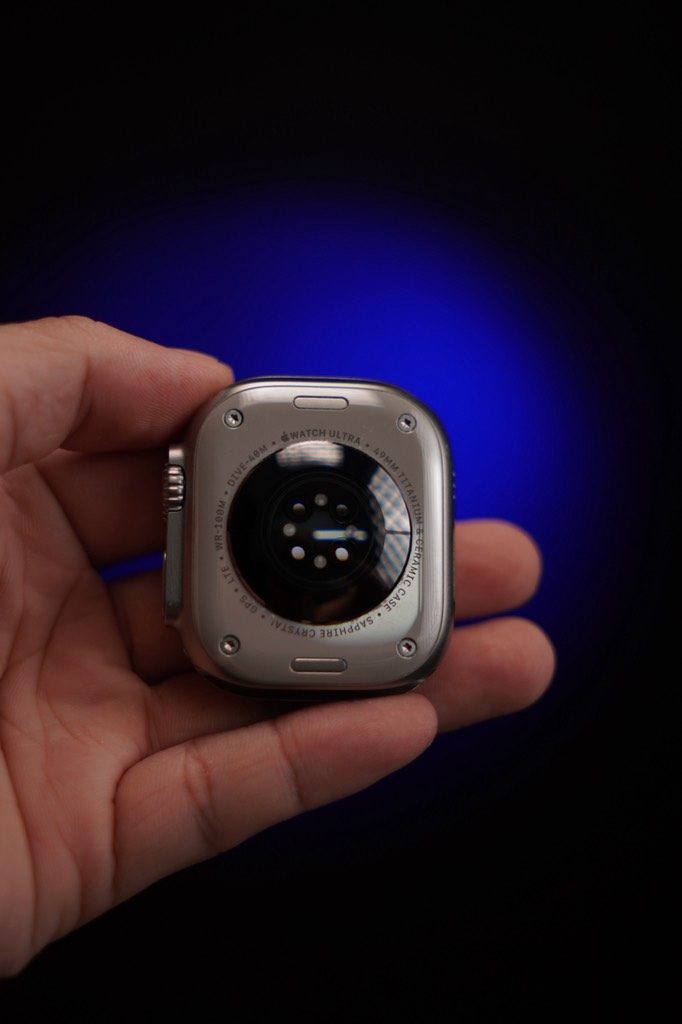Apple Watch Ultra 2 + Titanium Milanese Loop (likenew fullbox, bh 6/2026)