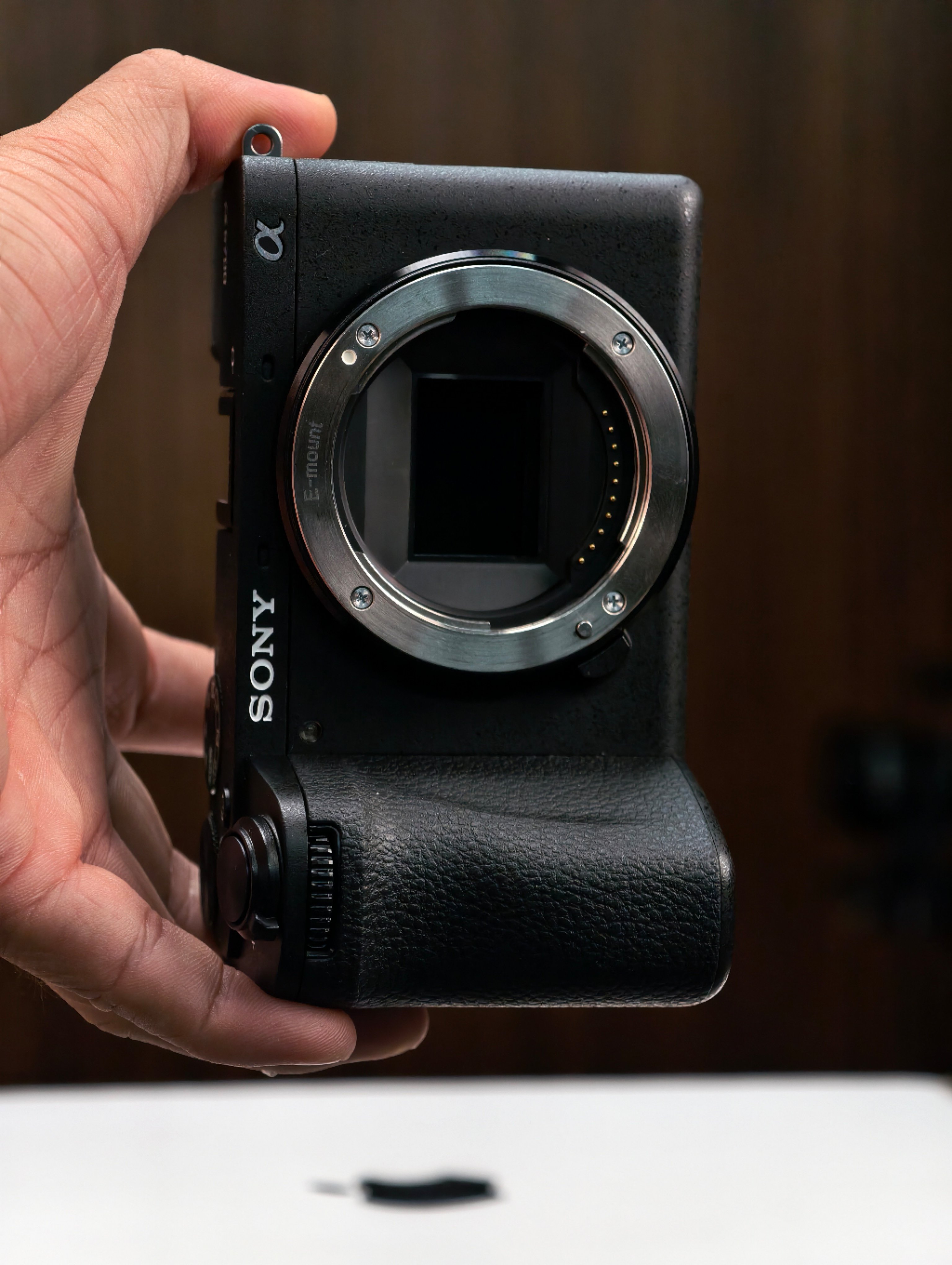 Sony A6700 likenew fullbox bh hãng đến 02/1/2026