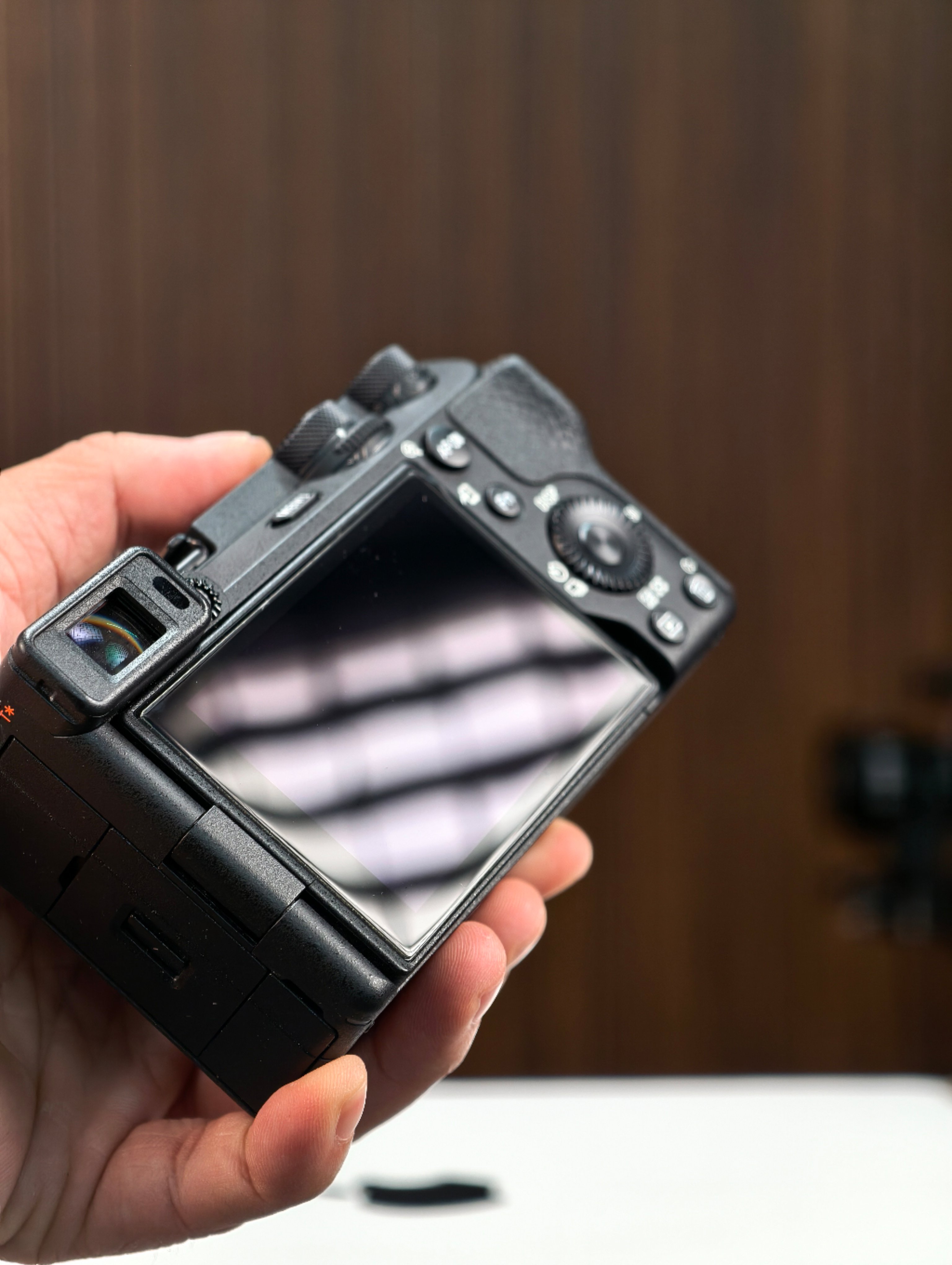Sony A6700 likenew fullbox bh hãng đến 02/1/2026
