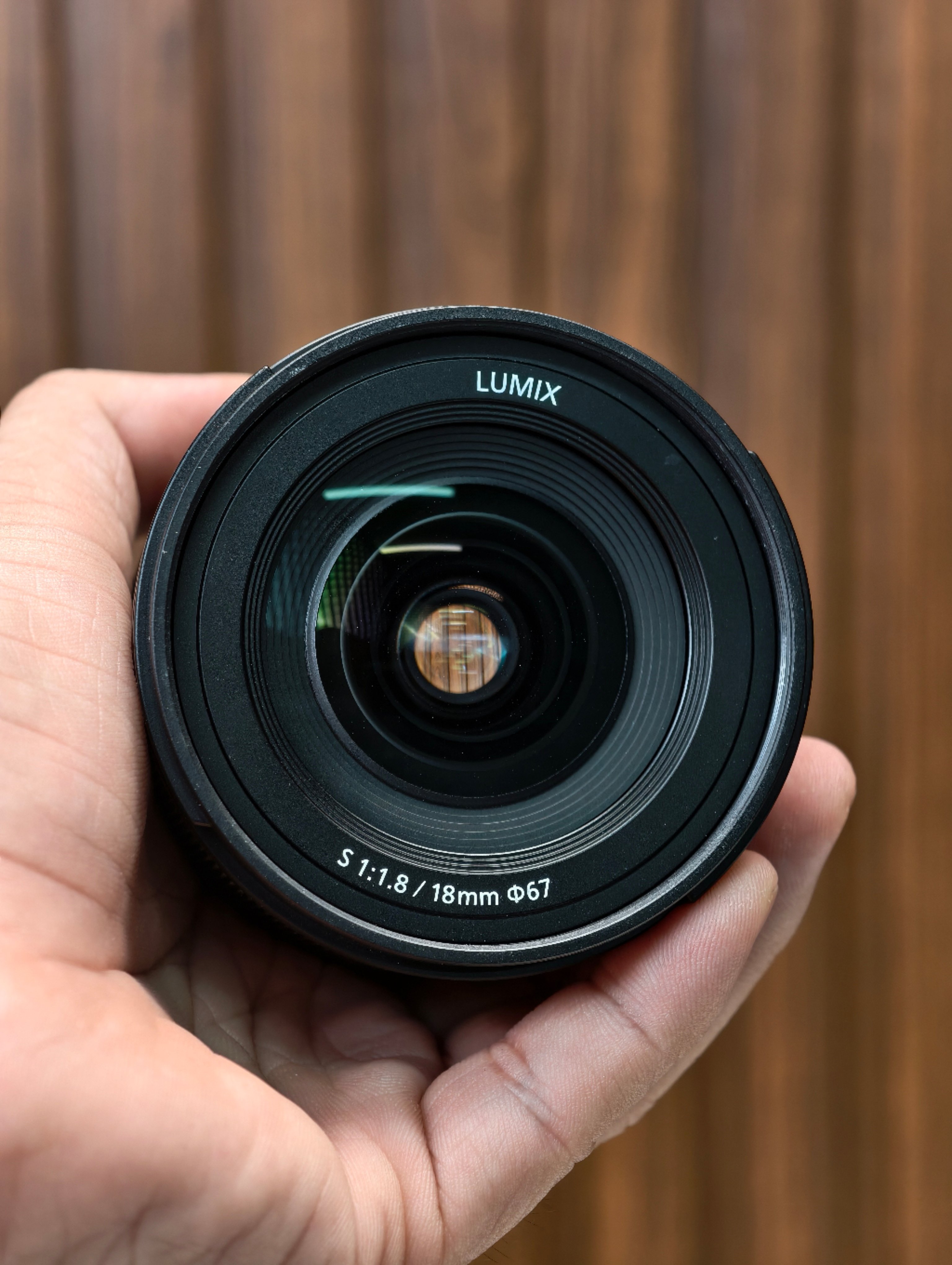Lumix S 18mm f/1.8 Ultra-Wide-Angle Lens likenew