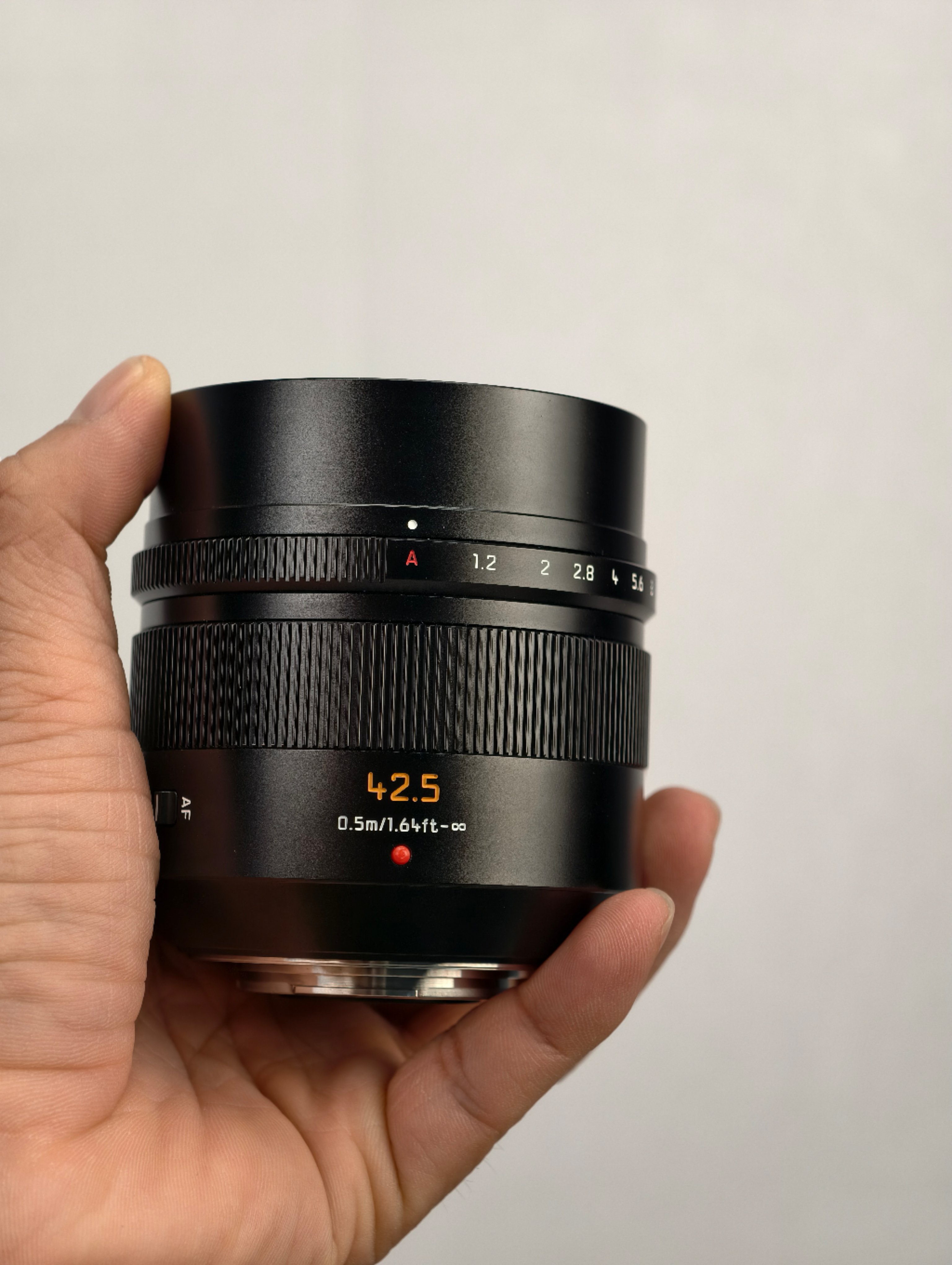 Panasonic Leica DG Nocticron 42.5mm f/1.2 ASPH. POWER O.I.S. Lens likenew