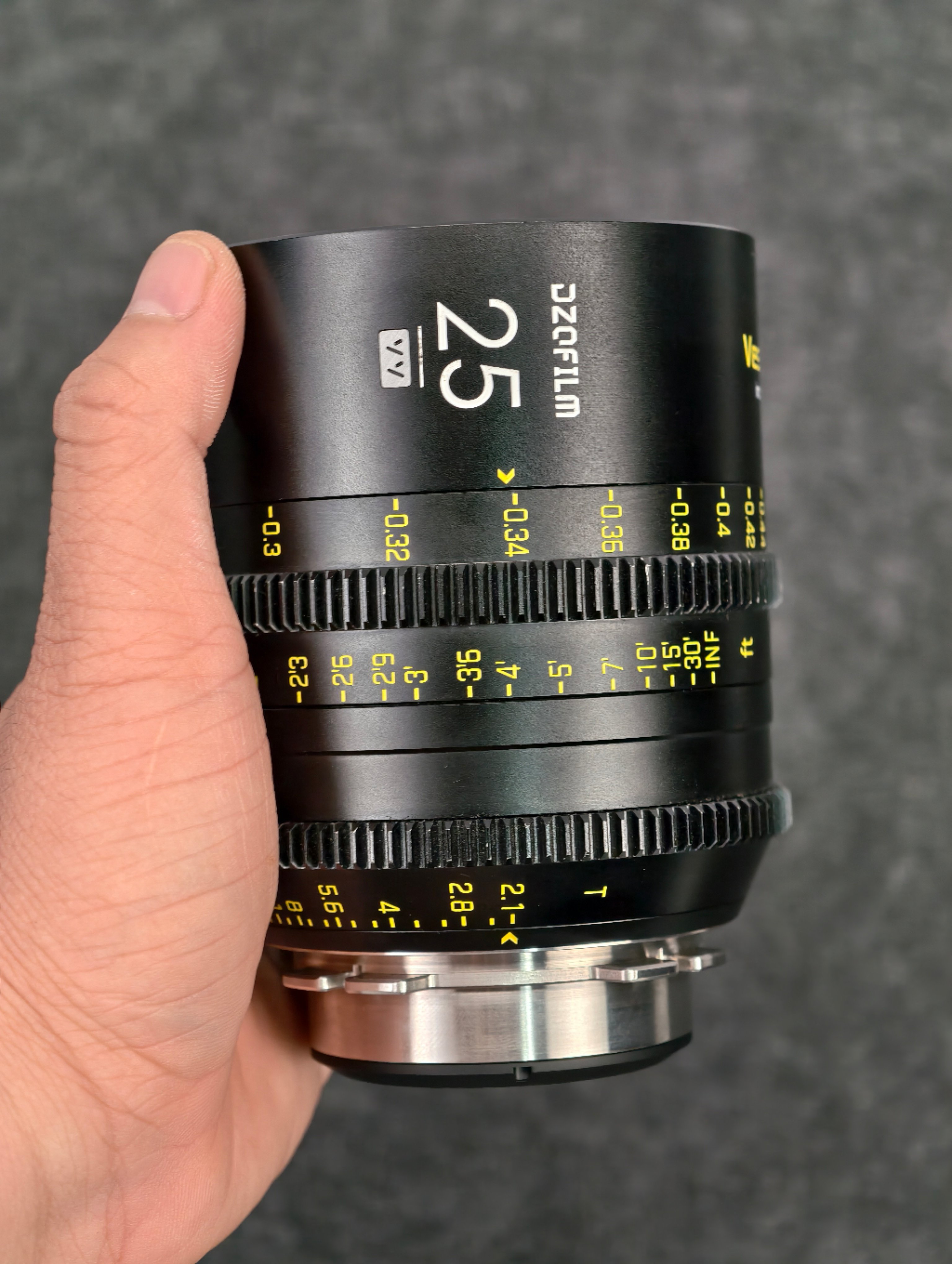 dzofilm vespid 25mm T2.1 PL cũ đẹp