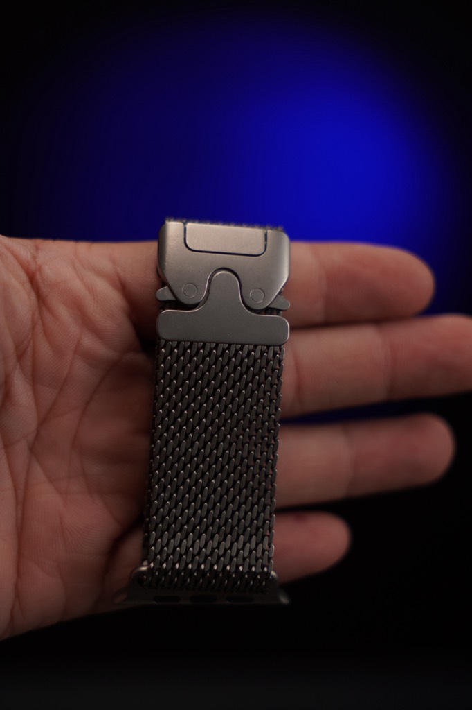 Apple Watch Ultra 2 + Titanium Milanese Loop (likenew fullbox, bh 6/2026)