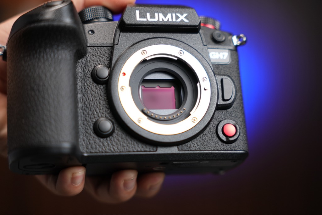 Lumix GH7 body likenew fullbox 170 shot