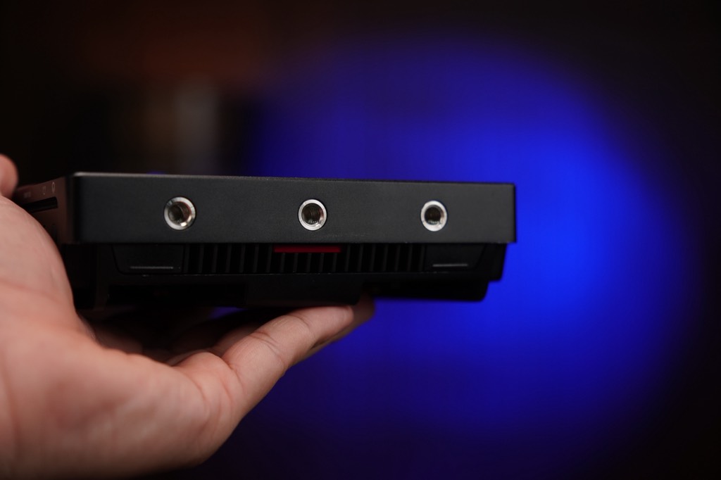 Blackmagic Design Video Assist 5" 12G-SDI/HDMI HDR Recording Monitor (likenew fullbox)