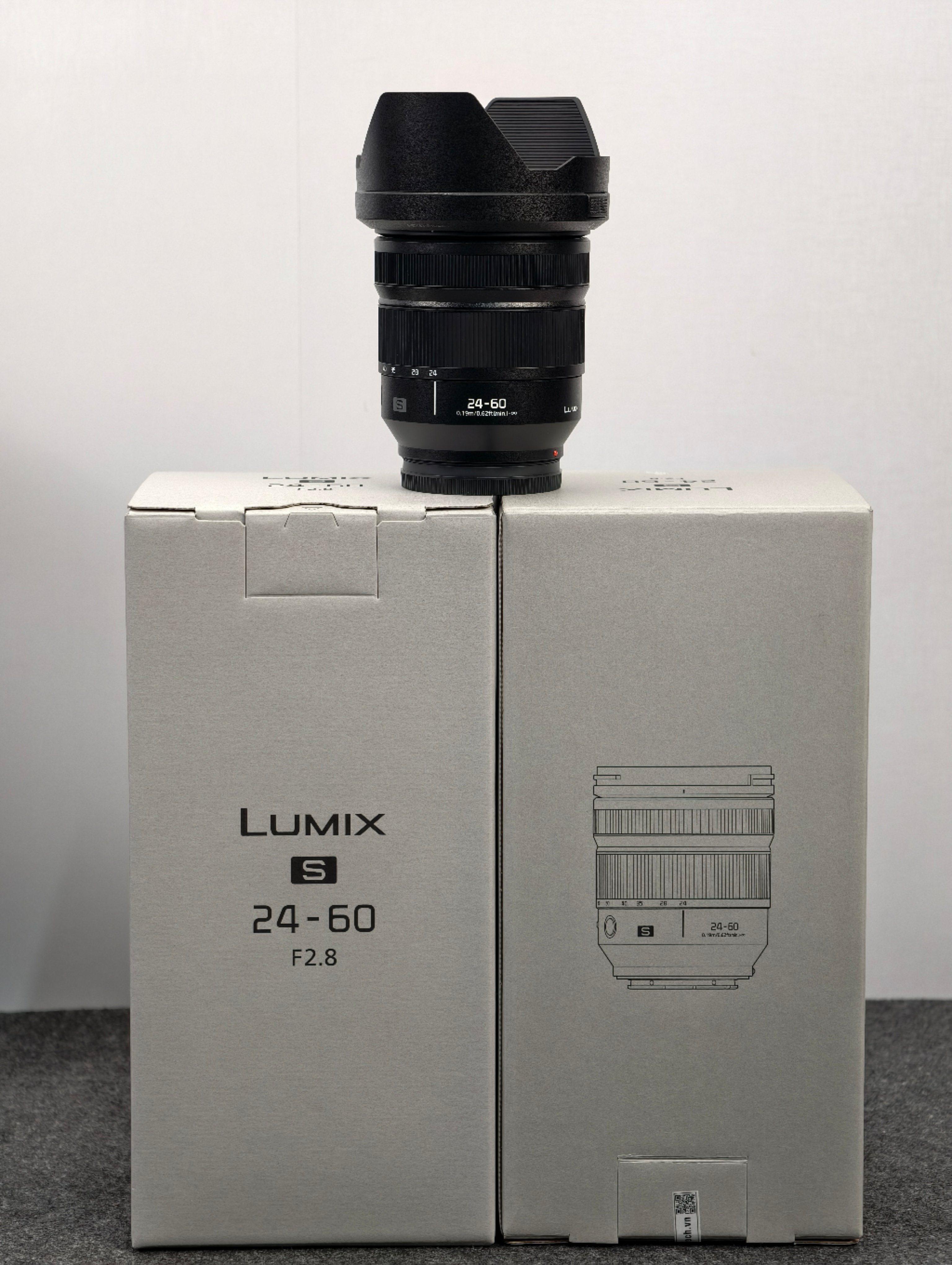 Panasonic Lumix S 24-60mm f/2.8 Lens (L-Mount) newseal