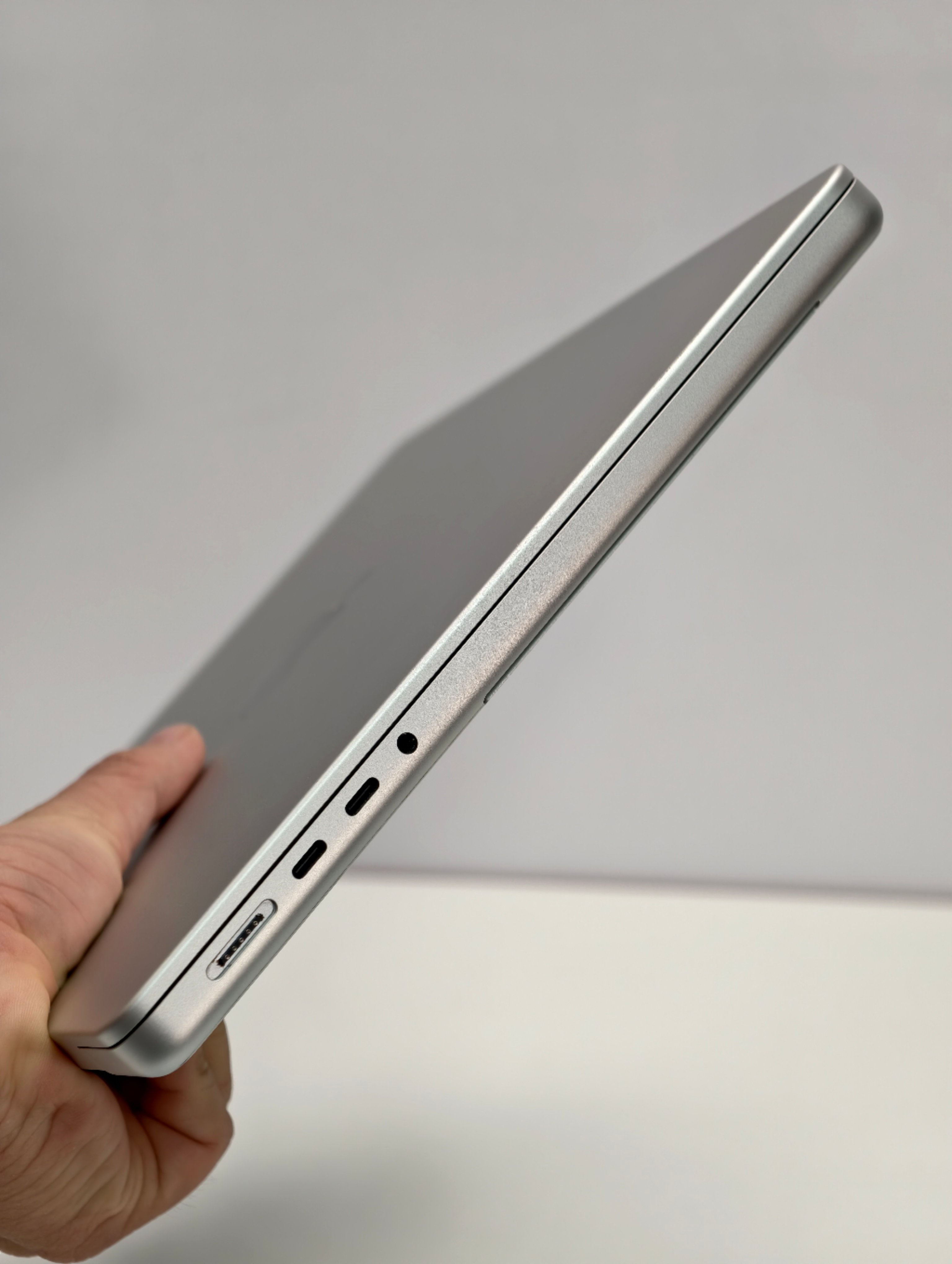 Macbook Pro 14-inch chip M1 Pro 32/512 Silver fullbox pin 88 sạc 108l
