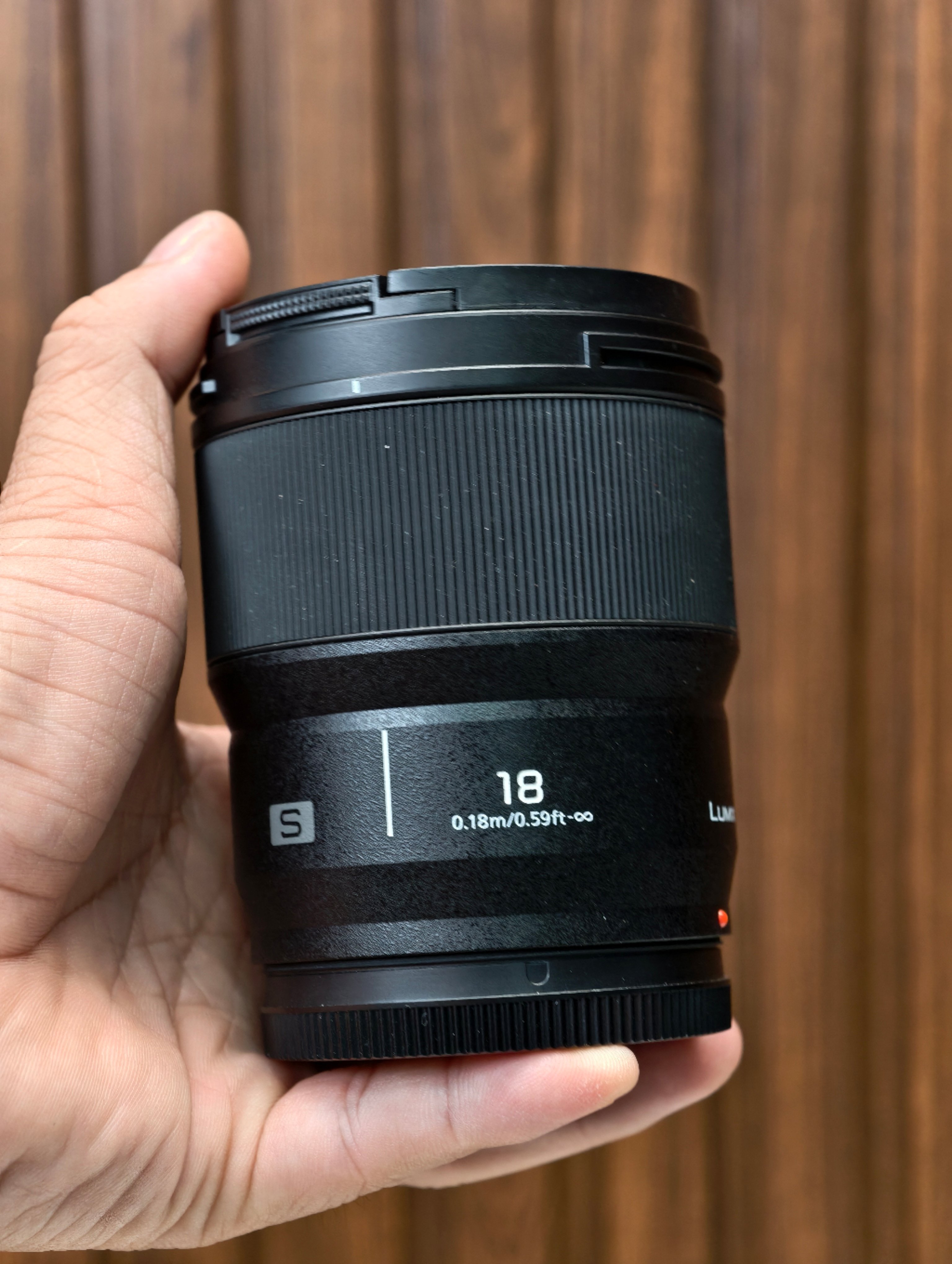 Lumix S 18mm f/1.8 Ultra-Wide-Angle Lens likenew
