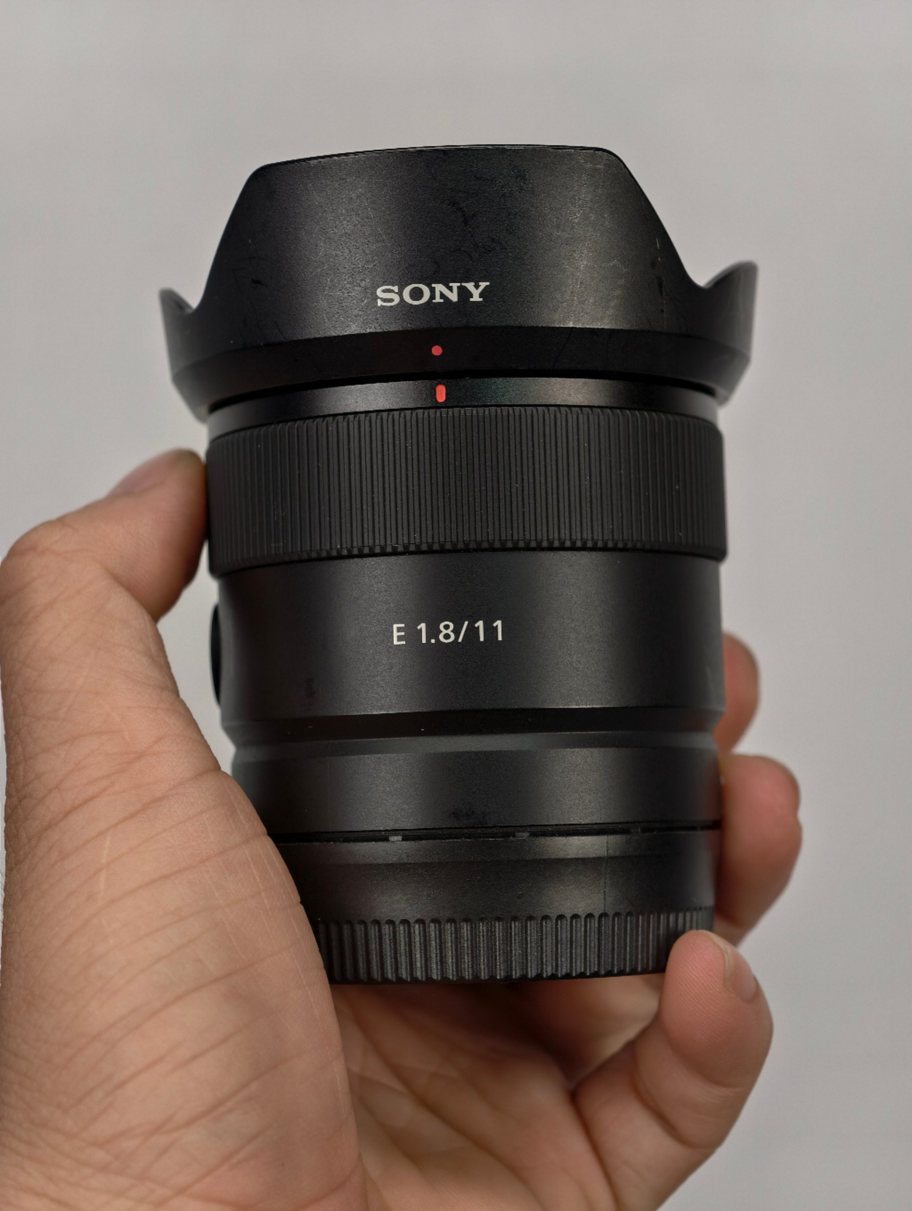 Sony E 11mm F1.8 likenew