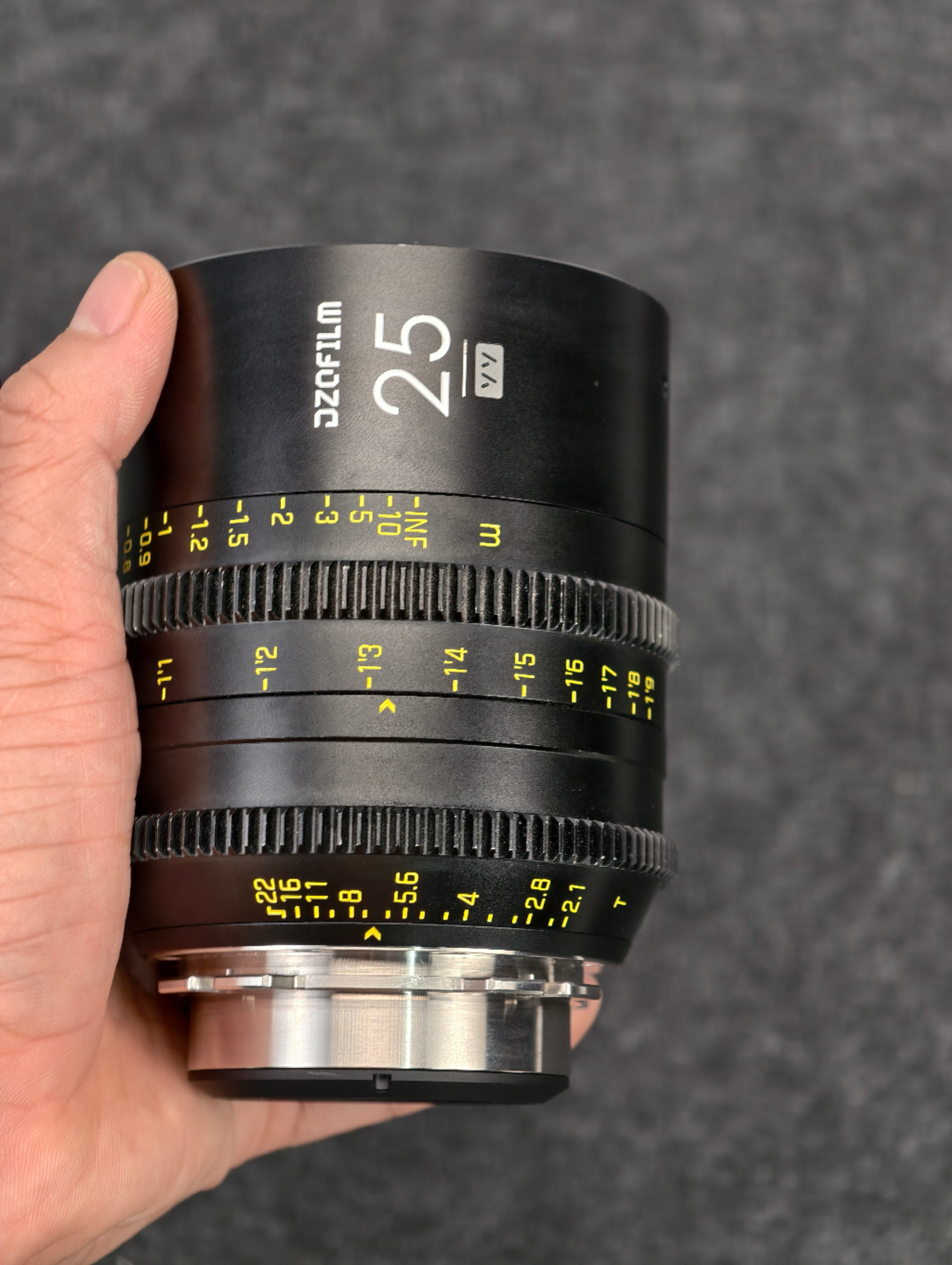 dzofilm vespid 25mm T2.1 PL cũ đẹp