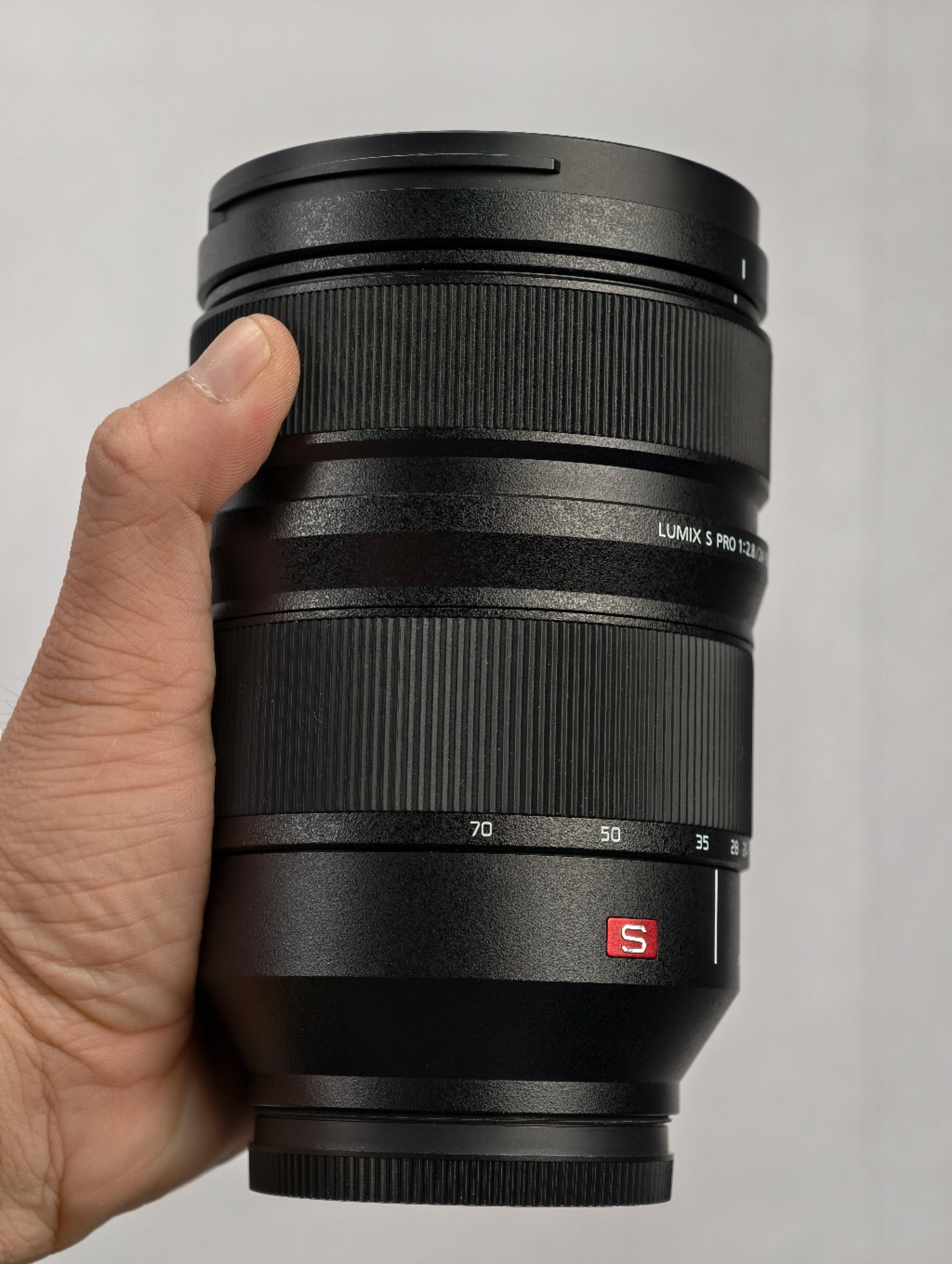 Lumix 24-70 S Pro likenew fullbox