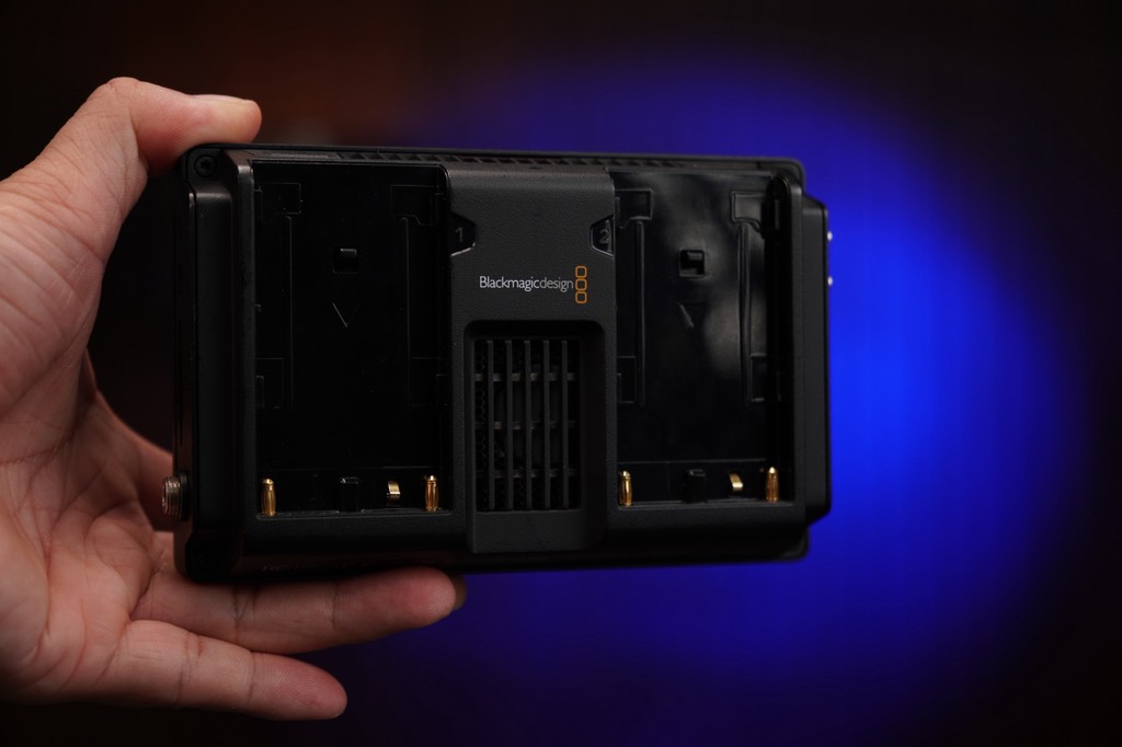 Blackmagic Design Video Assist 5" 12G-SDI/HDMI HDR Recording Monitor (likenew fullbox)