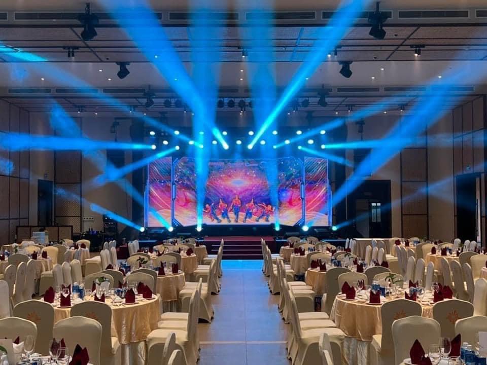 Thuê đèn sân khấu giá rẻ tại Hà Nội