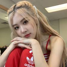 Clip of Blackpink Rosé having sex with her boyfriend is extremely hot, causing a storm on social networks