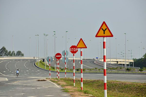 Vật Dụng Giao Thông Thường Thấy Trên Đường