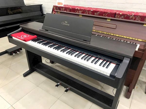 Piano Yamaha CLV560