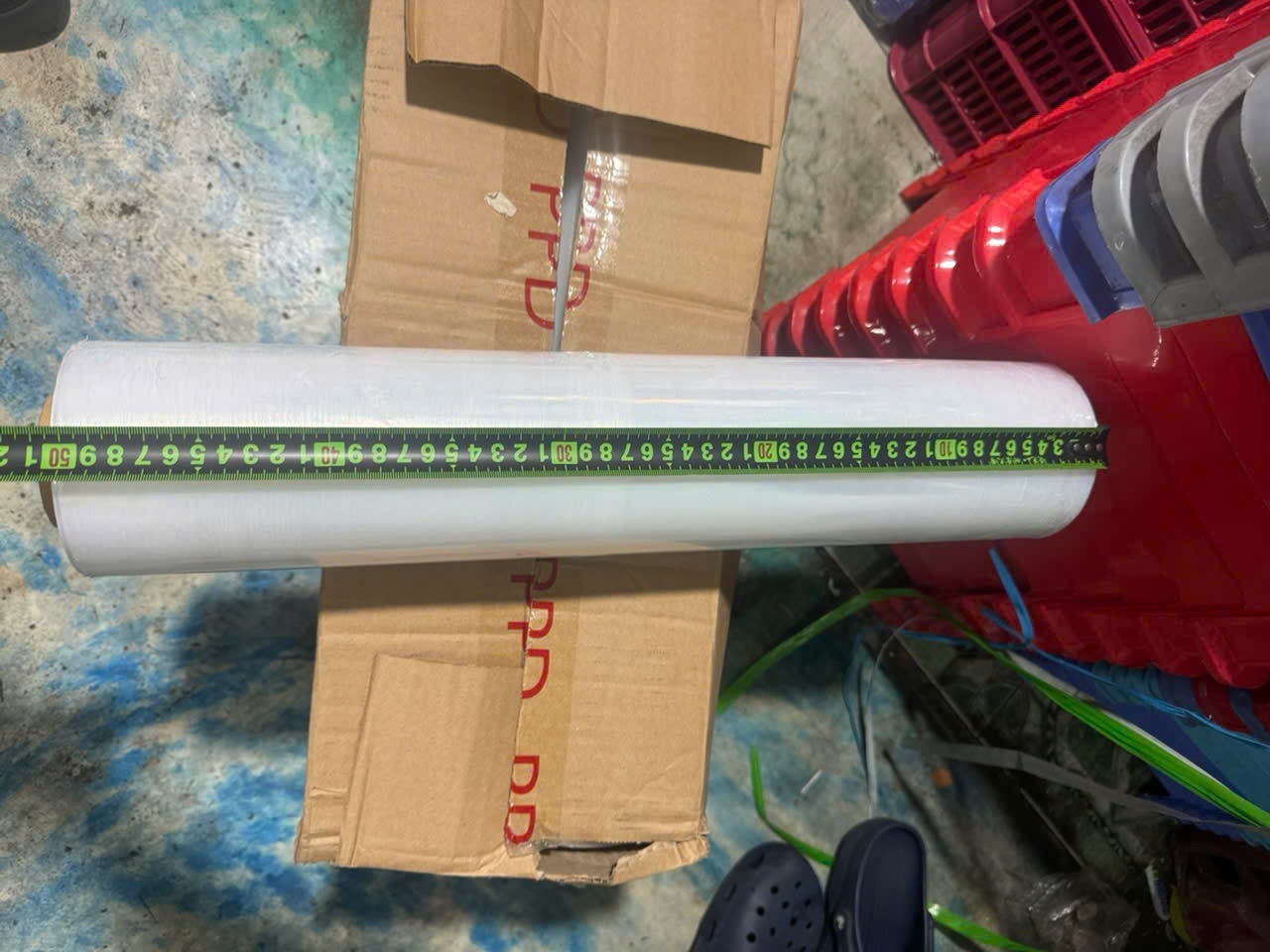 Màng PE dài 50 cm màu trắng dùng để quấn Hàng hoá