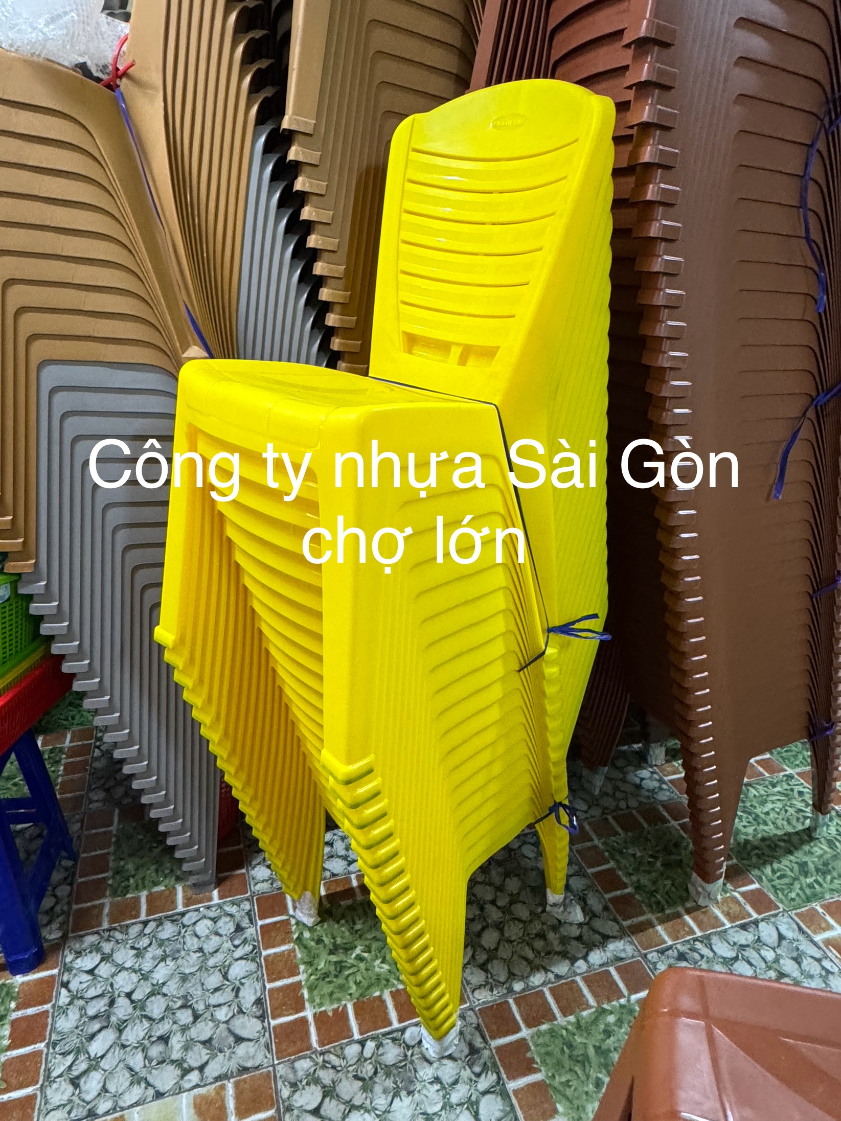 Ghế dựa đại vita màu vàng