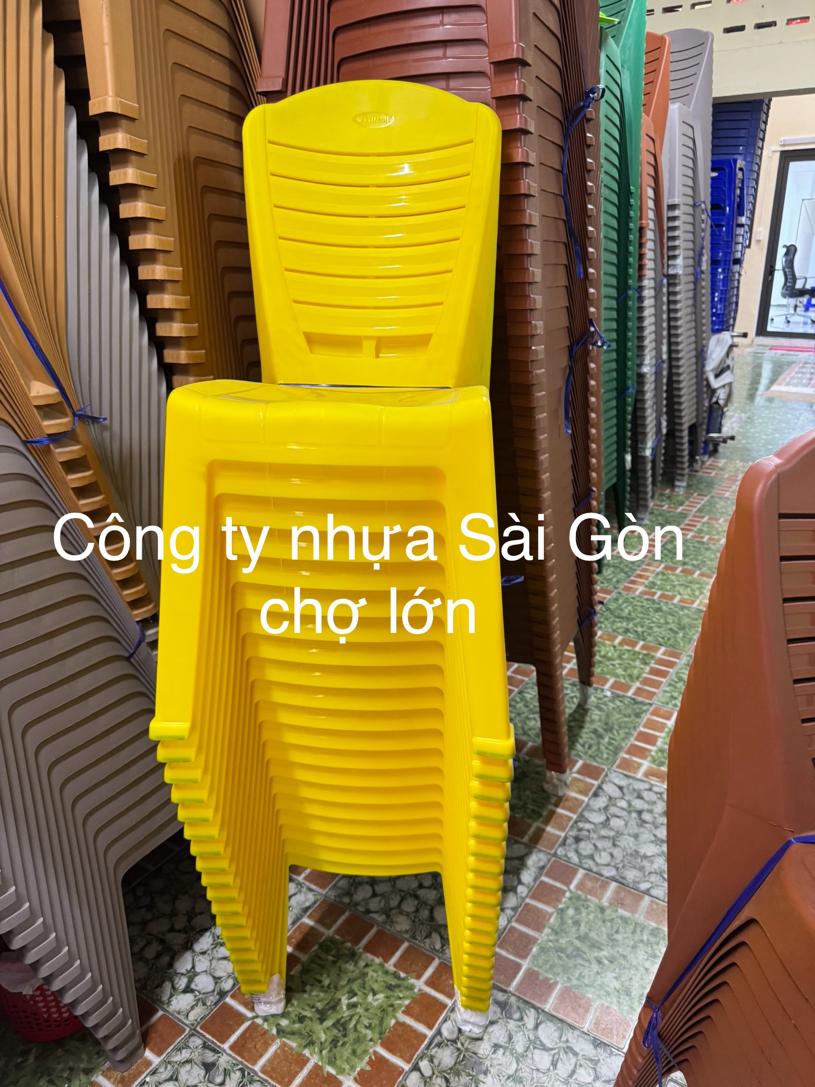 Ghế dựa đại vita màu vàng