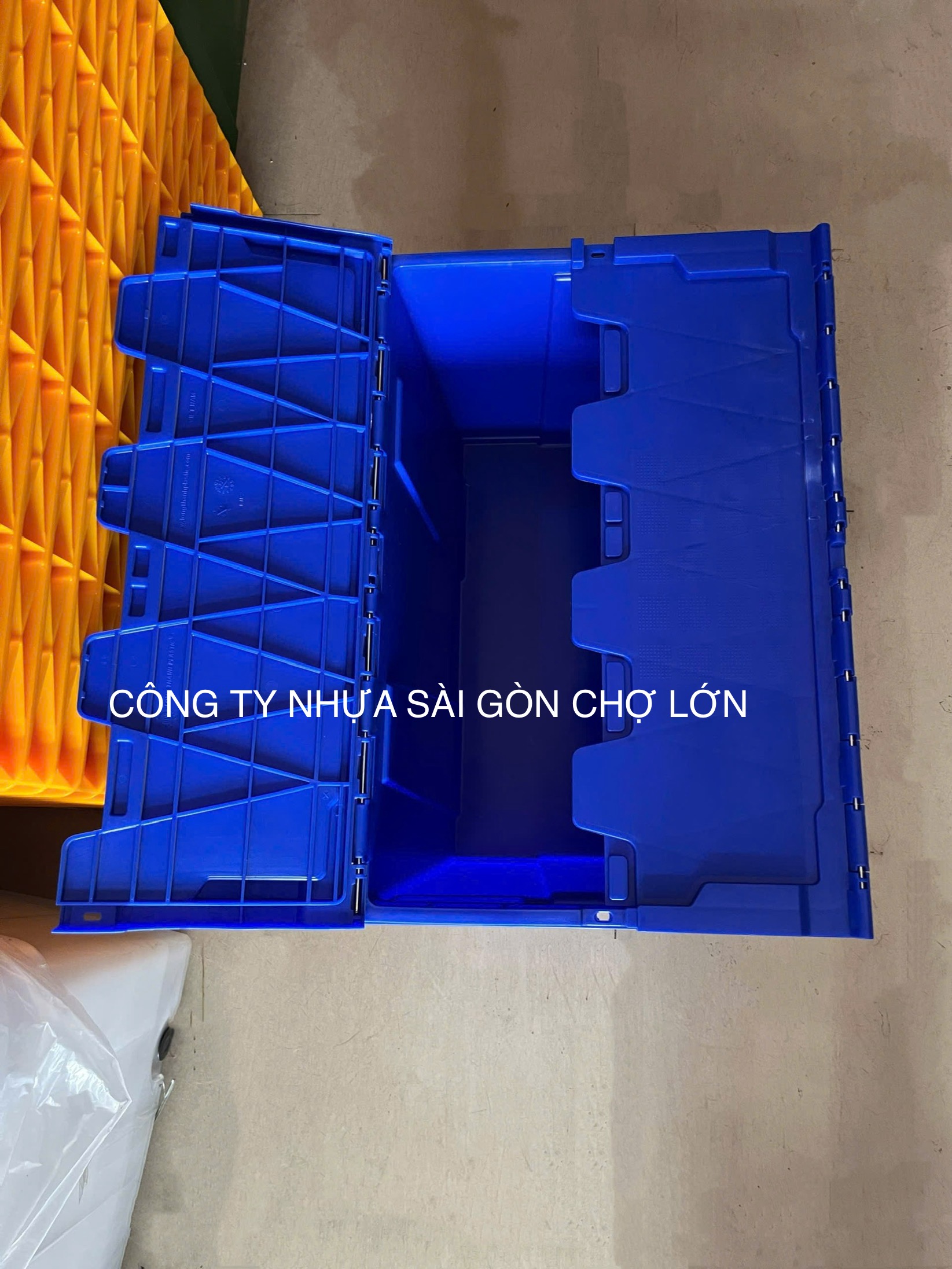 Thùng nhựa bít HS043 có nắp đậy