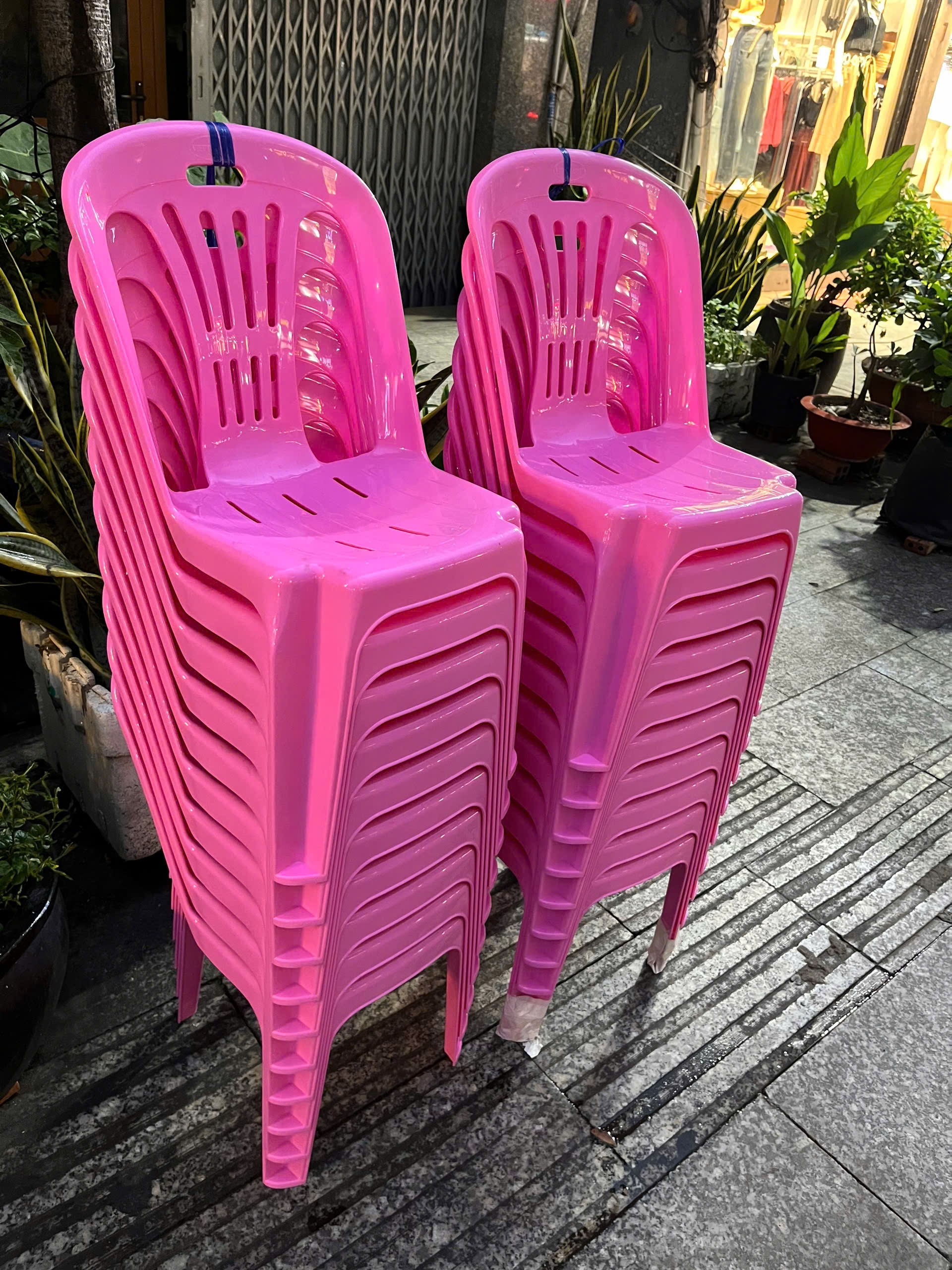 Ghế dựa nhỏ màu Hồng việt thành