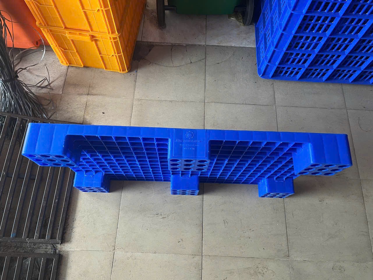 Pallet nhựa PL04-LS kích thước (L1000 x W600 x H100)mm ± 2%