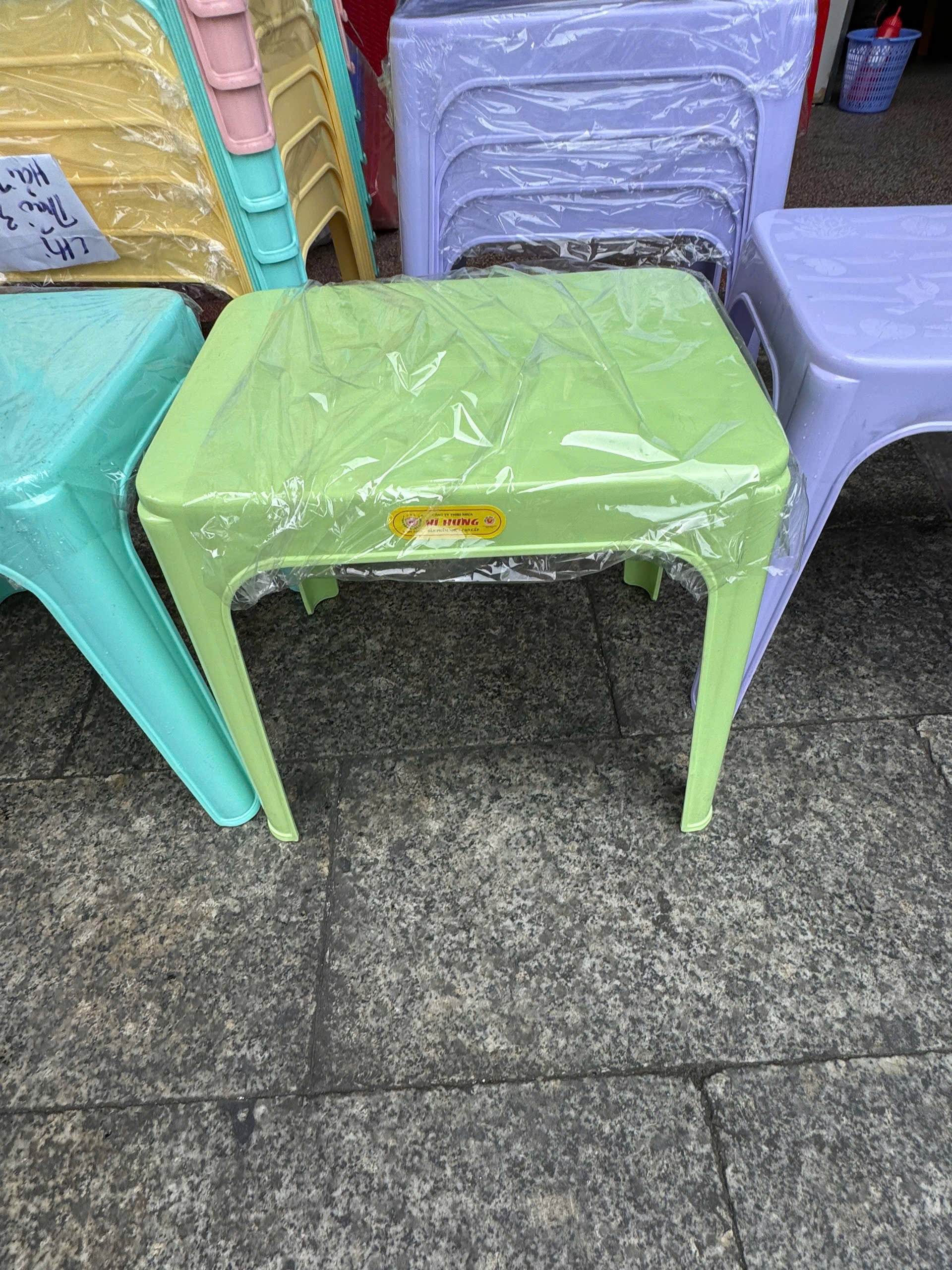 Bàn trà chanh chữ Nhật vĩ Hưng (44*33*40 cm)