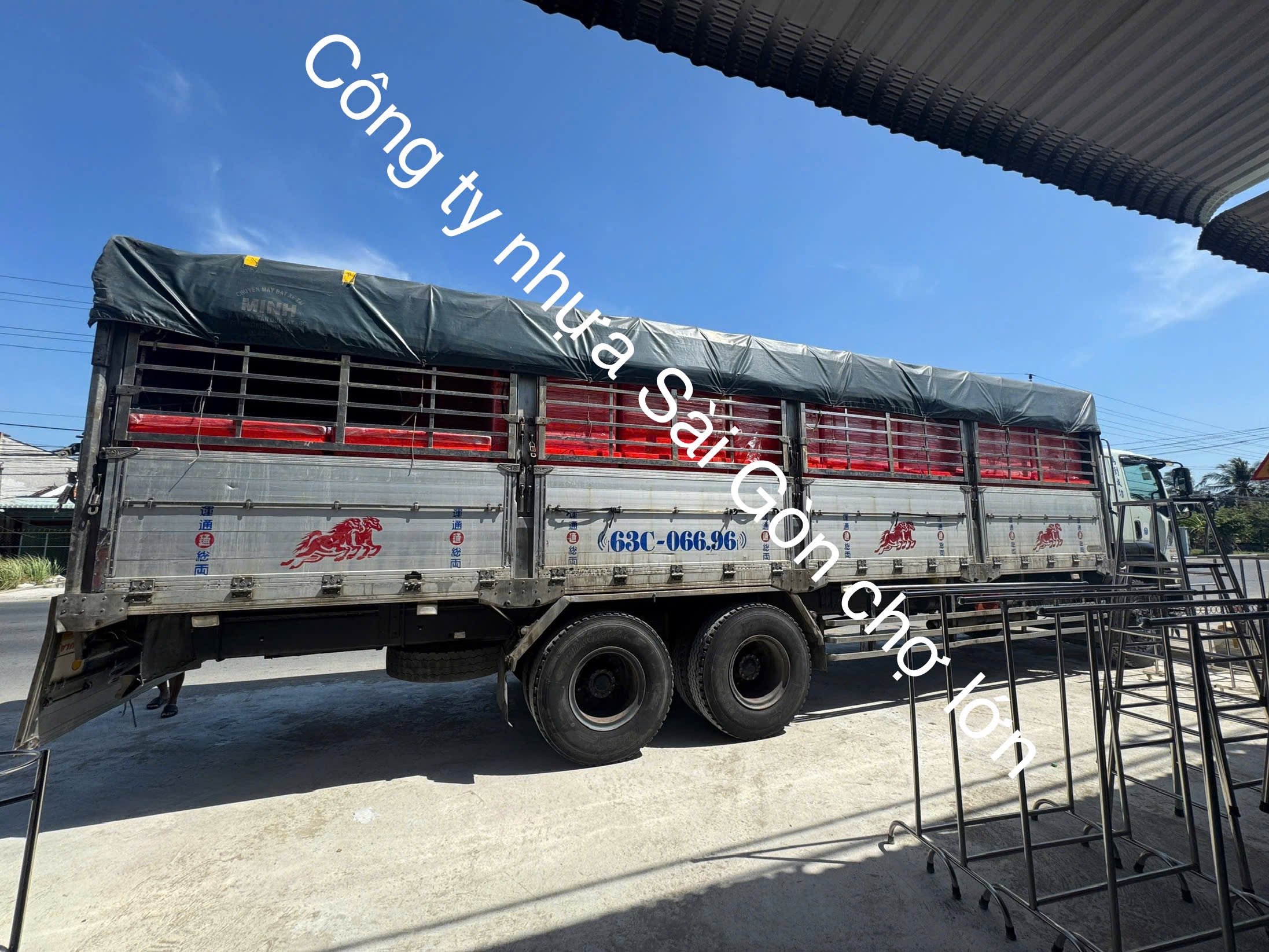 Thùng đá Thái Lan 300 lít Hoa Sen có bản lề