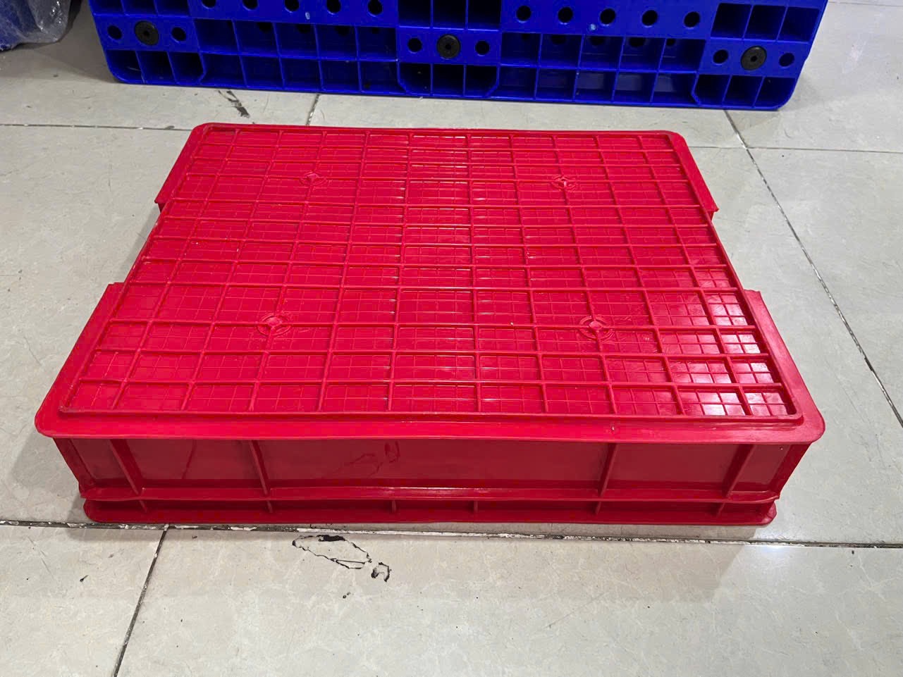 Sóng nhựa bít 1T1 - HS006-SB Kích thước: (L530 x W430 x H110) ± 10 mm