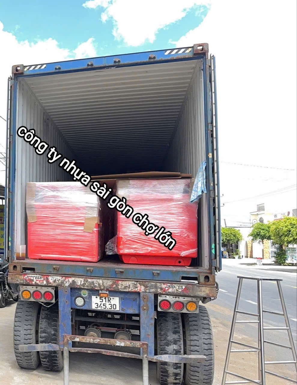 Thùng đá Thái Lan 100 lít mũi neo bản lề nhập khẩu chính ngạch