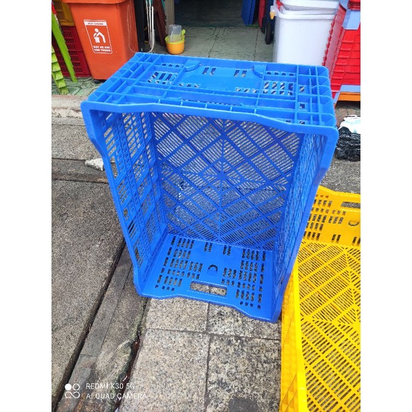 sóng hở  đựng trái cây và cà chua