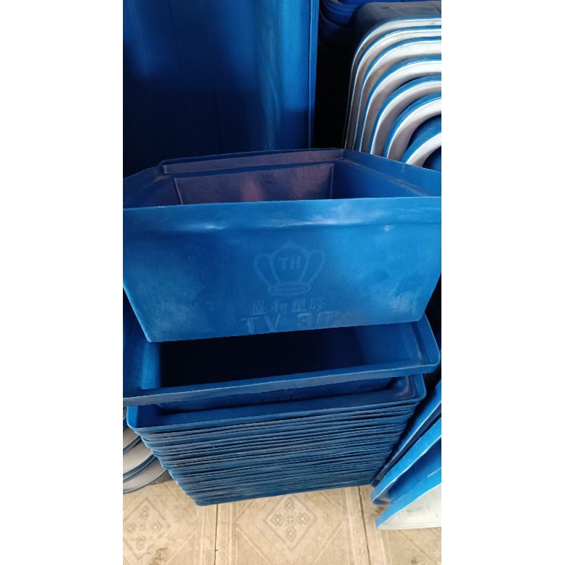 Tank nhựa chữ nhật nuôi cá ( 50 lít ,30 lít)