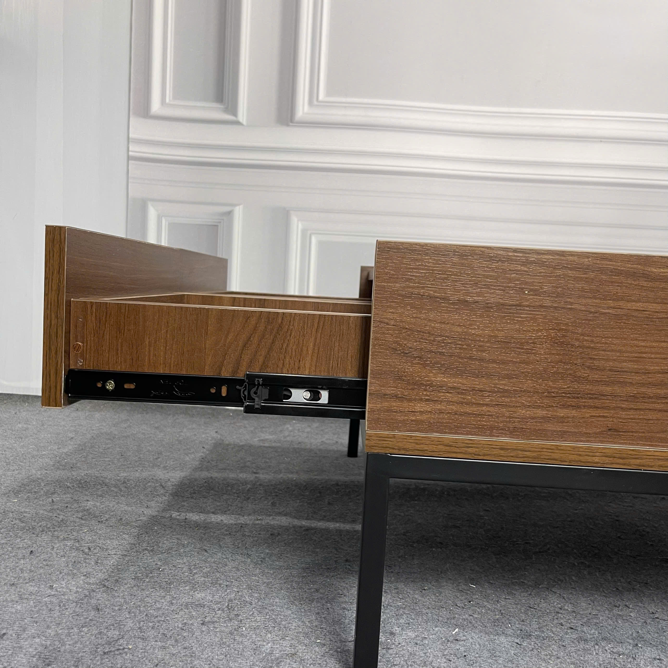 Bàn Chơi Trẻ Em MDF Melamine 80x80x35cm Có Ngăn Kéo Lưu Trữ Chân Sắt Sơn Tĩnh Điện KN Home Decor