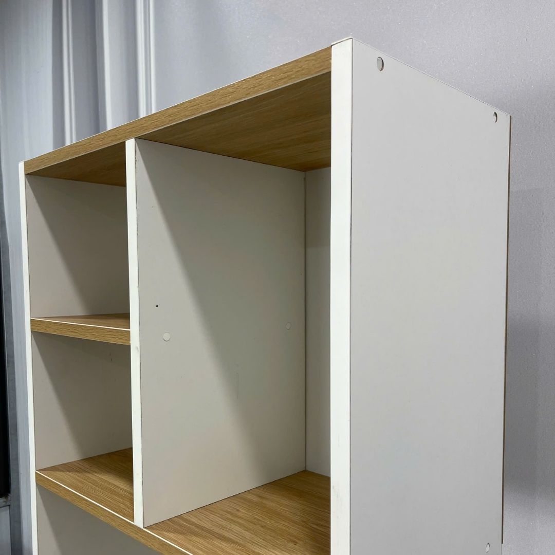 Bàn trang điểm MDF phủ Melamine có gương và ngăn để mỹ phẩm, thiết kế thanh lịch, thương hiệu KN Home Decor.